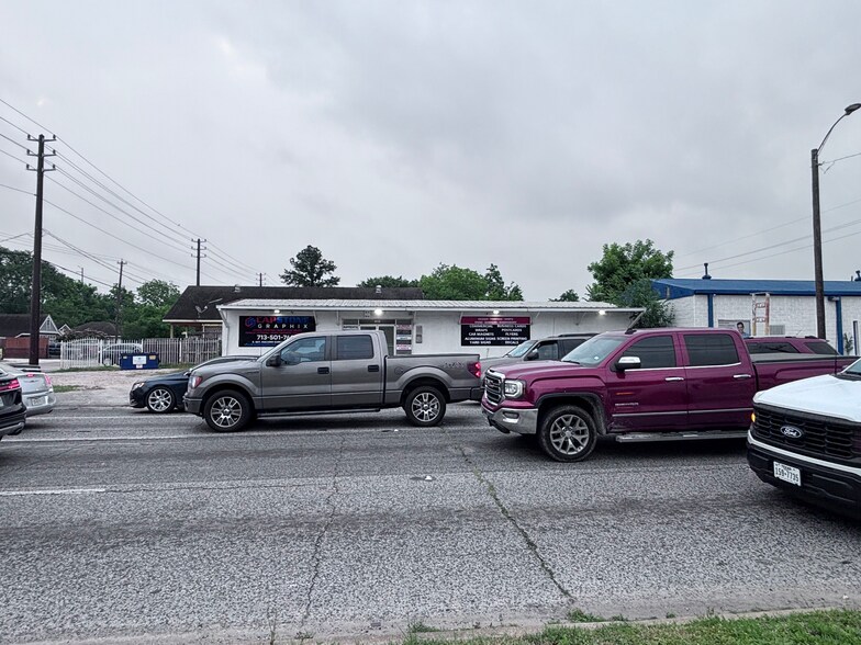 More Photos Of 602 Ssgt Macario Garcia Dr, Houston Storefront Retail Office For Sale