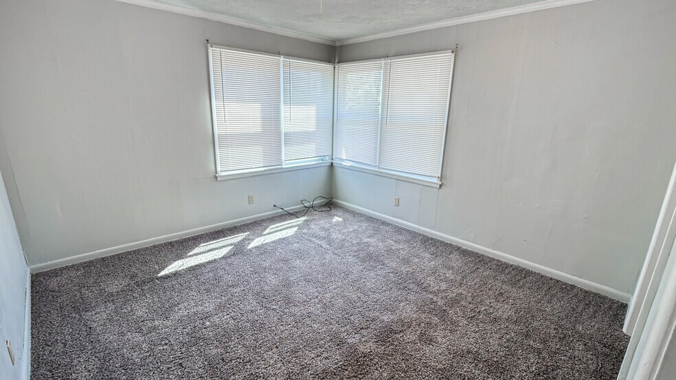 More Photos Of 1104 N Scott Ave, Belton Apartments For Sale