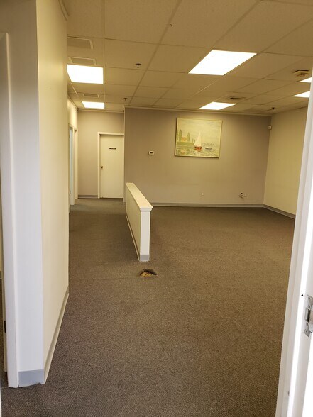 More Photos Of 25-53 Capital Dr, West Springfield Medical For Lease