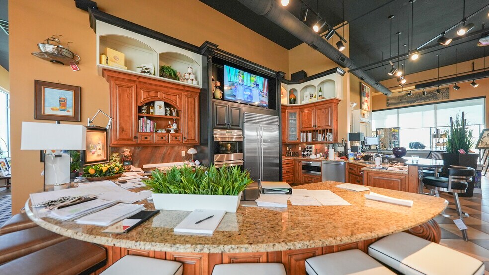 More Photos Of 2265 Bagnell Dam Blvd, Lake Ozark Office For Sale