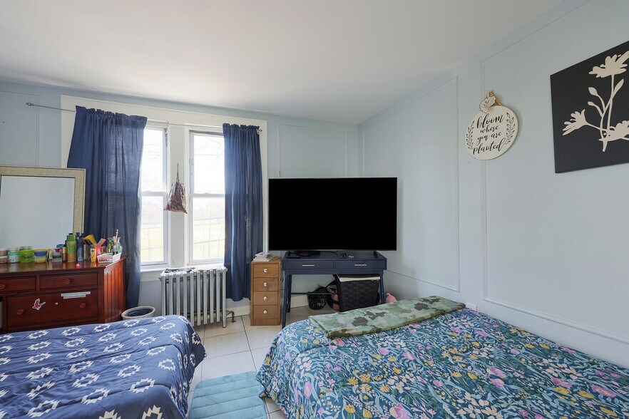 More Photos Of 150 Dayton St, Newark Multifamily For Sale