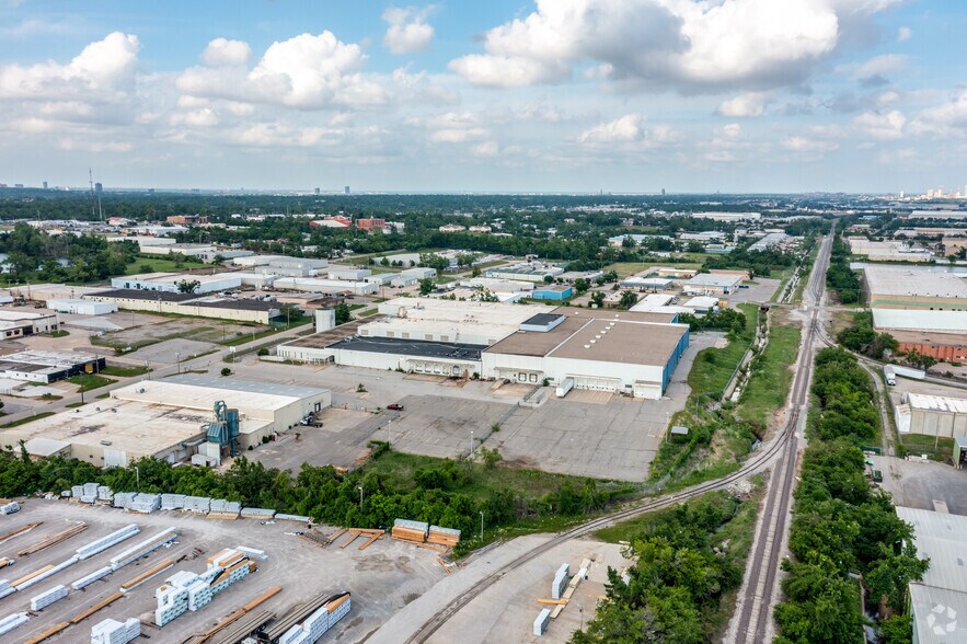 More Photos Of 5400-5400 NW 5th St, Oklahoma City Manufacturing For Lease