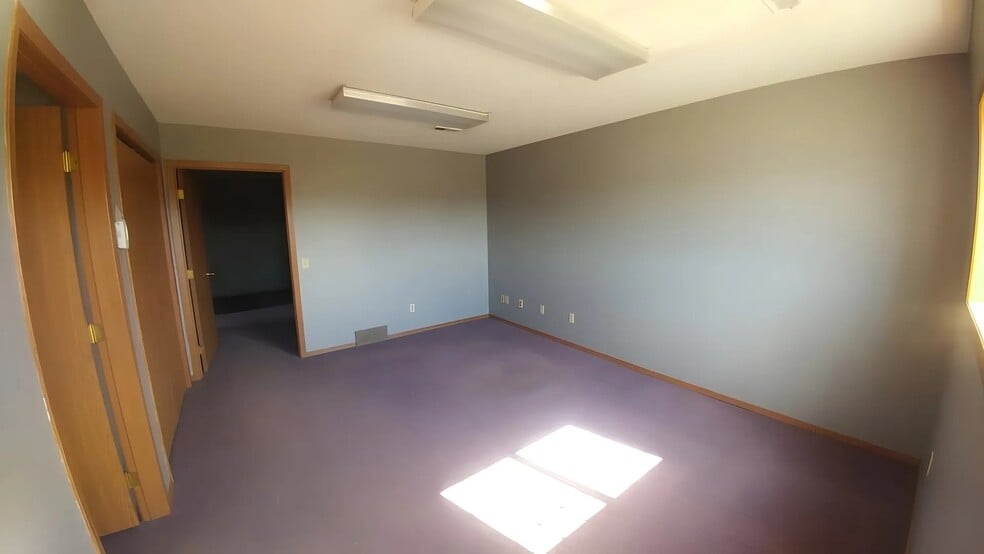 More Photos Of 27082 S Mueller Ave, Sioux Falls Flex For Lease