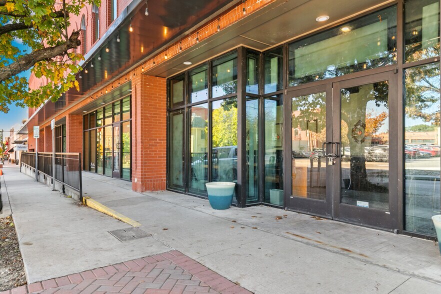More Photos Of 205 W Louisiana St, McKinney Office For Lease