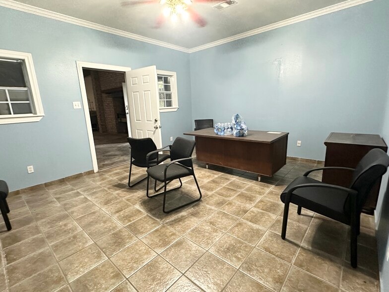 More Photos Of 13626 Ann Louise Rd, Houston Warehouse For Sale
