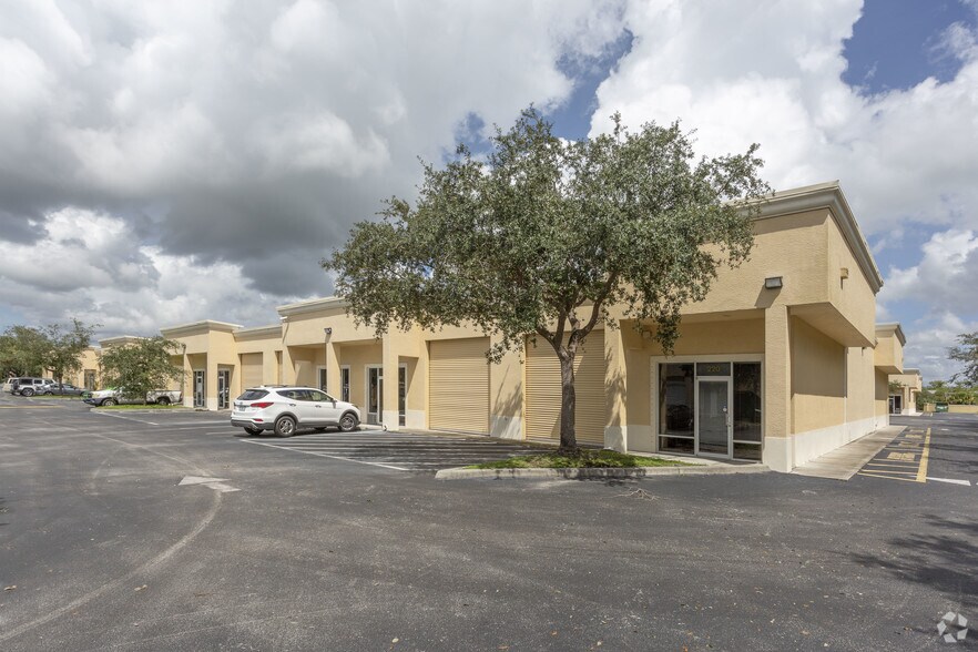 More Photos Of 3894 Mannix Dr, Naples Light Manufacturing For Lease