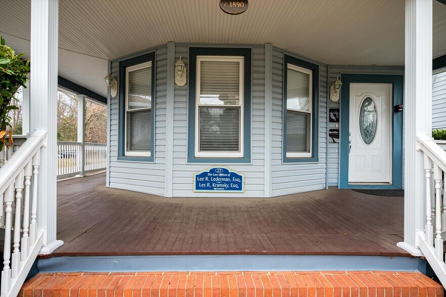 More Photos Of 27 N Main St, Marlboro Office For Sale