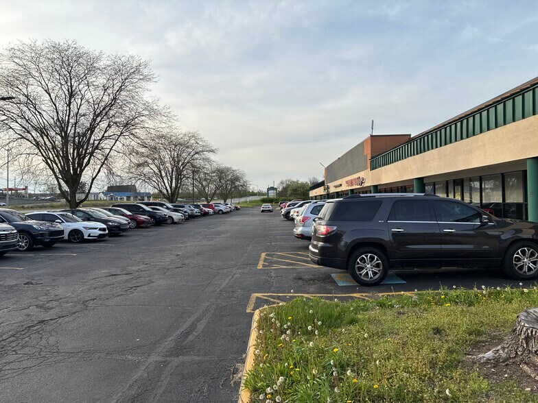 More Photos Of 5537-5597 Salem Ave, Dayton Unknown For Lease