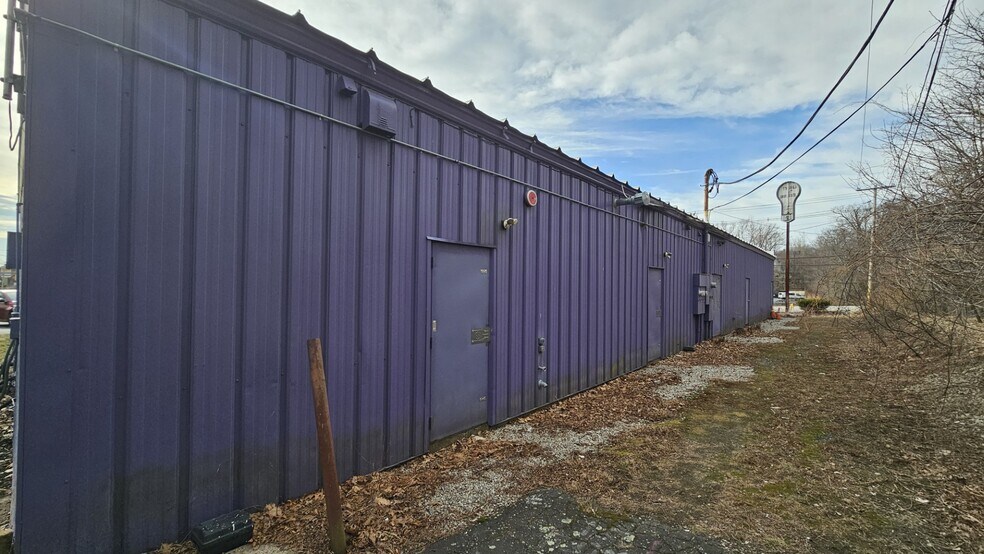 More Photos Of 380 E Main St, Milford Freestanding For Sale