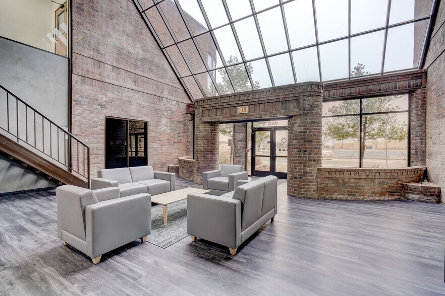 More Photos Of 111 SW C Ave, Lawton Medical For Sale