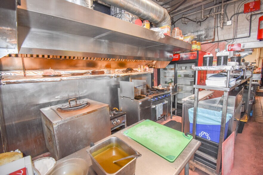 More Photos Of 811-825 S 3rd St, Renton Storefront Retail Office For Lease