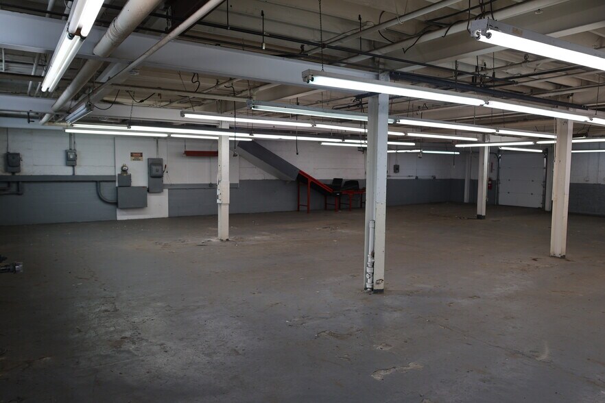 More Photos Of 2204-2230 Erie Blvd, Syracuse Manufacturing For Lease