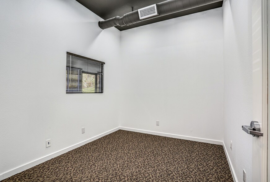 More Photos Of 750 E Tahquitz Canyon Way, Palm Springs Office For Lease