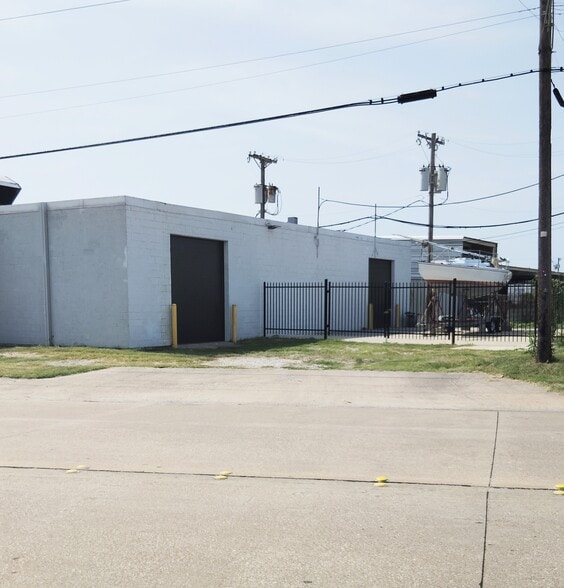 More Photos Of 2511 National Dr, Garland Manufacturing For Sale