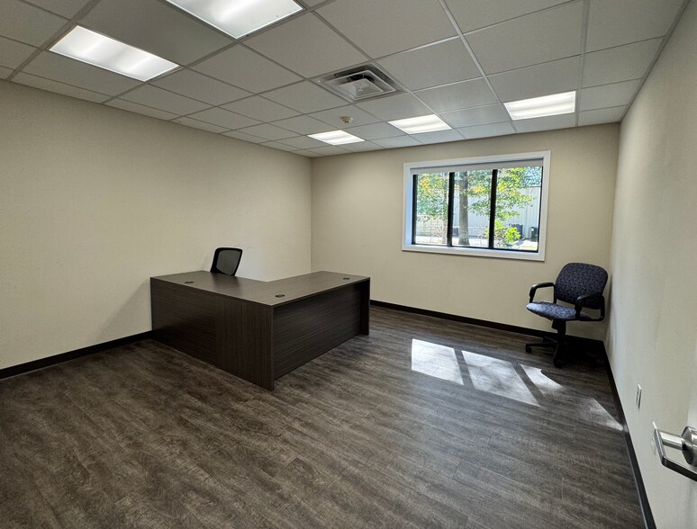 More Photos Of 280 Moody St, Ludlow Flex For Lease