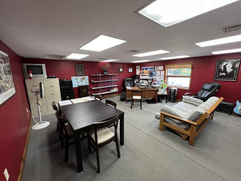 More Photos Of 304 Boston Post Rd, Orange Showroom For Sale