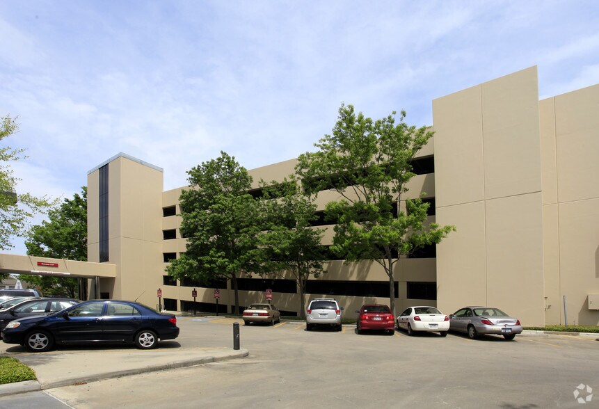 5615 Kirby Dr, Houston, TX 77005 Office For Lease