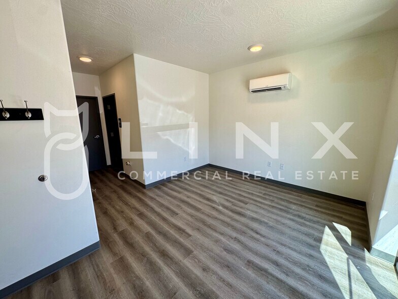 More Photos Of 448 Commerce Dr, Hurricane Warehouse For Sale