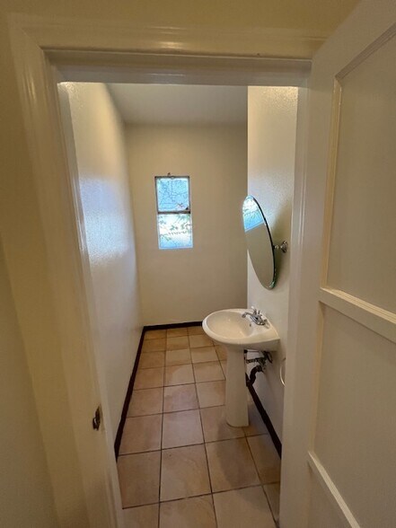 More Photos Of 931 N La Cienega Blvd, Los Angeles Storefront Retail Office For Lease