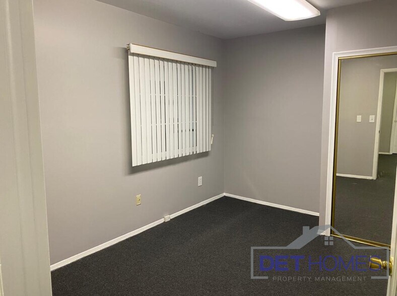 More Photos Of 17200 W 10 Mile Rd, Southfield Office For Lease
