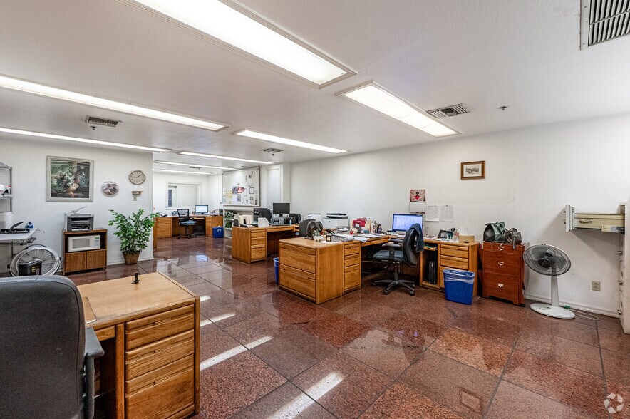 More Photos Of 18903 Anelo Ave, Carson Warehouse For Lease