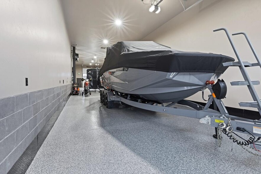 More Photos Of 39 Sunbridge Dr, McCall Self Storage For Sale