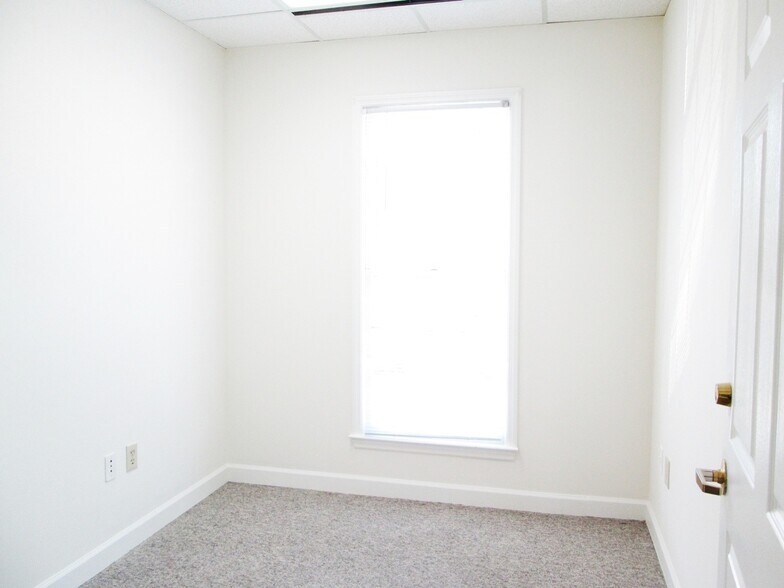 More Photos Of 3867 Holcomb Bridge Rd, Peachtree Corners Office For Lease