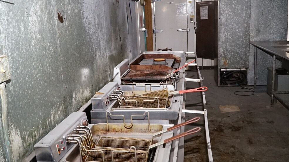 More Photos Of 4498 A Washington Rd, East Point Freestanding For Sale