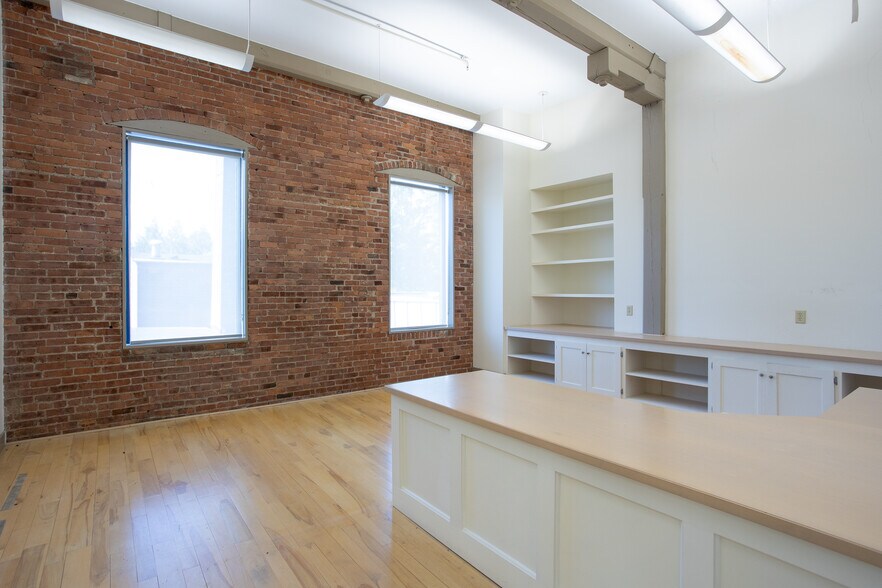 More Photos Of 125 Pecks Rd, Pittsfield Warehouse For Sale