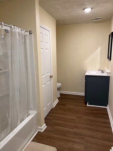 More Photos Of 214 Main St, Paris Office Residential For Sale