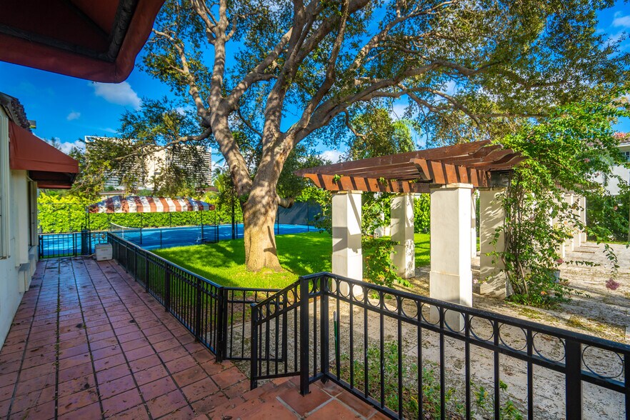 More Photos Of 44 Bal Bay Dr, Bal Harbour Land For Sale