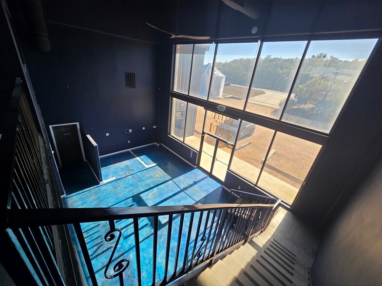 More Photos Of 231 Frog Pond Ln, Dripping Springs General Retail For Sale