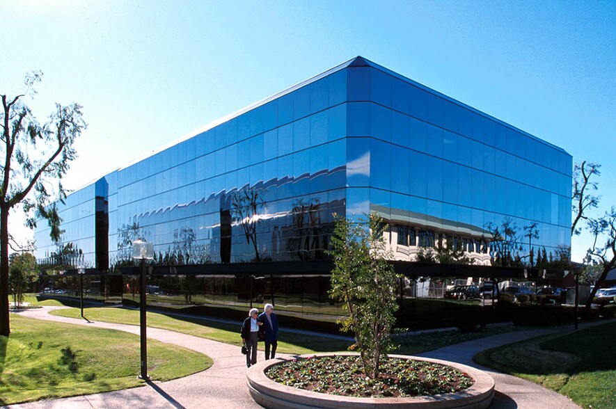 More Photos Of 1000 S Hill Rd, Ventura Medical For Lease