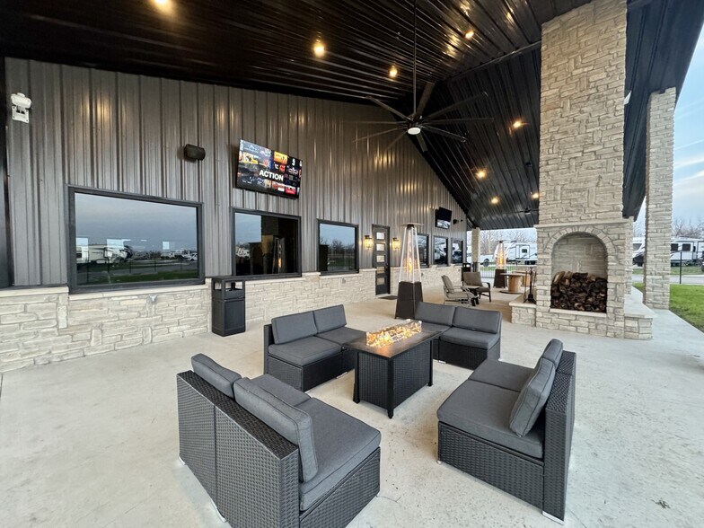 More Photos Of 9630 E US Highway 190, Rogers Trailer Camper Park For Sale