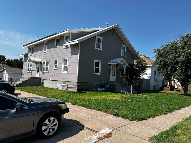 Primary Photo Of 302 W 7th St, Ogallala Apartments For Sale