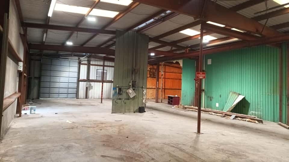 More Photos Of 100 N Richey St, Pasadena Warehouse For Sale