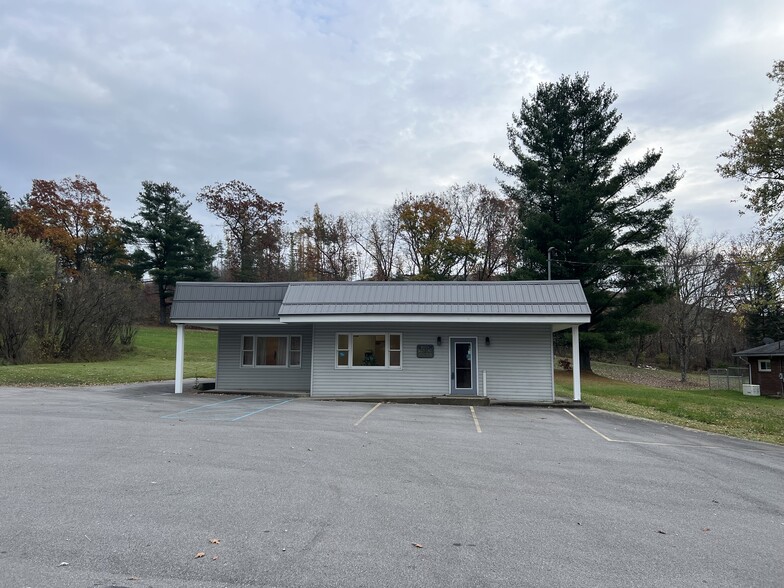 Primary Photo Of 2285 Kittanning Pike, Parker Medical For Sale