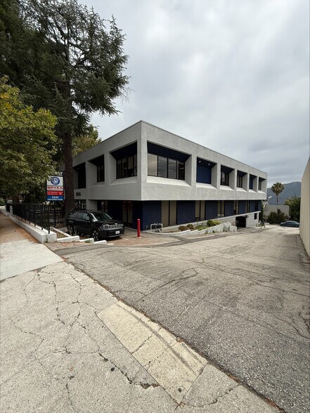 More Photos Of 2540 Foothill Blvd, La Crescenta Office For Lease
