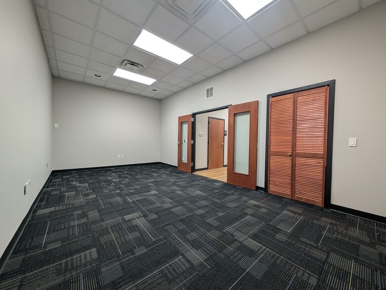 More Photos Of 12276 San Jose Blvd, Jacksonville Medical For Lease
