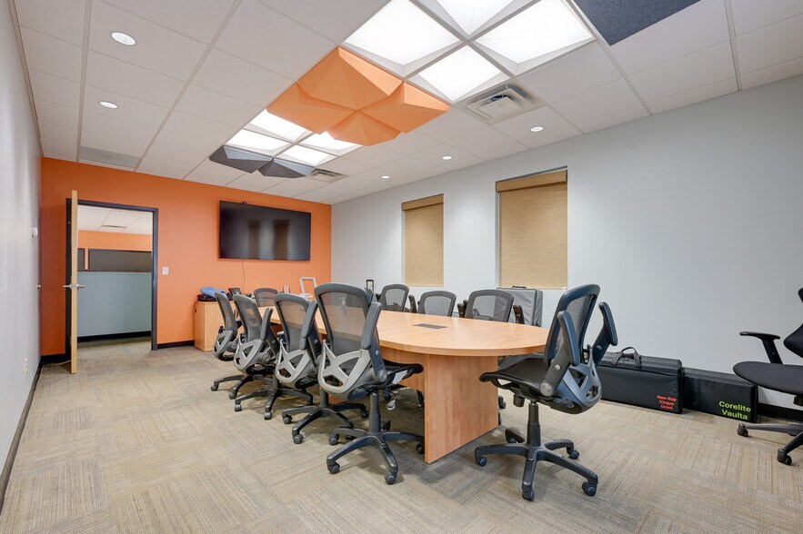 More Photos Of 700 Taylor Ave, Columbus Light Distribution For Sale