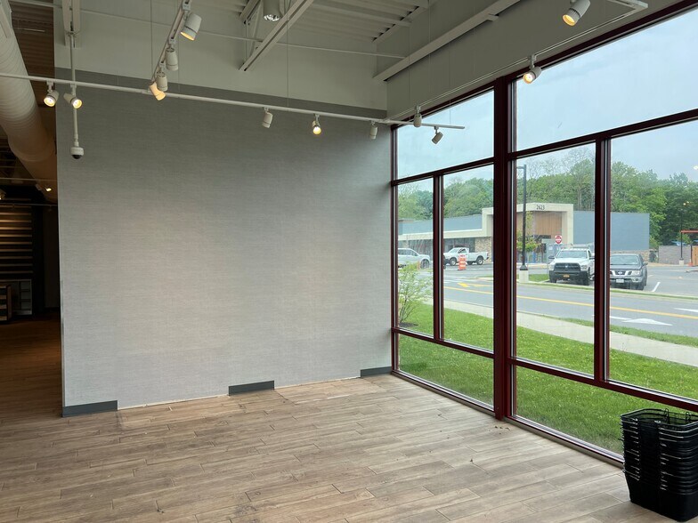 More Photos Of 2627 South Rd, Poughkeepsie Unknown For Lease