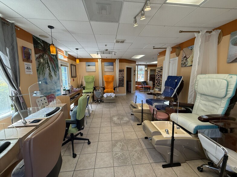 More Photos Of 9030 Windsor Rd, Windsor General Retail For Sale