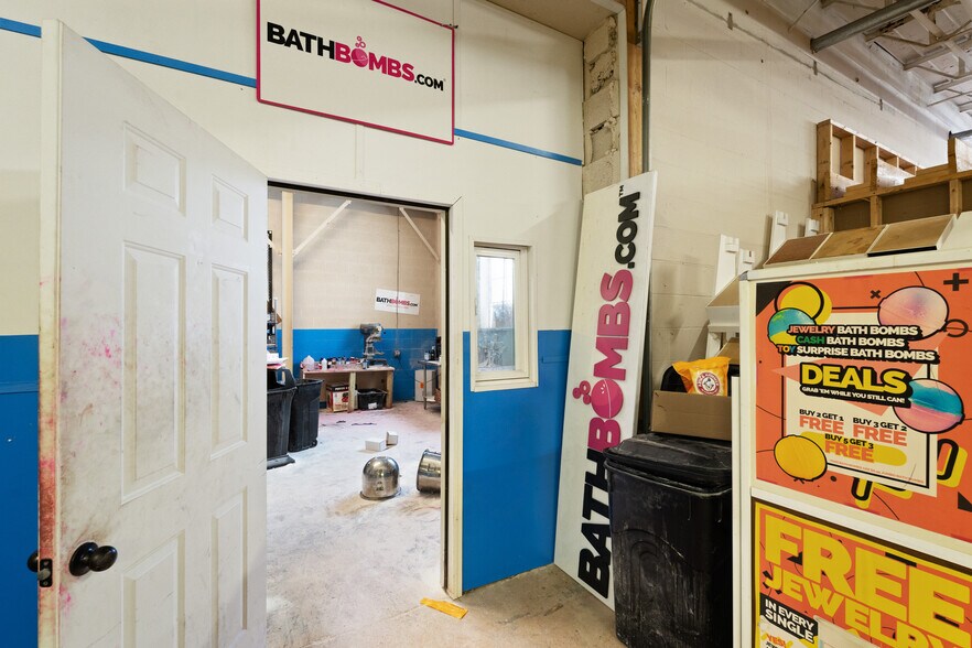 More Photos Of 677 S Cardinal Ln, Scottsburg Industrial For Sale