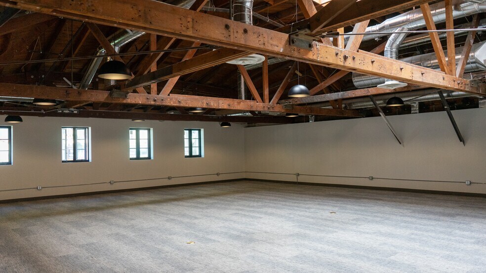 More Photos Of 1219 State St, Santa Barbara Office For Lease
