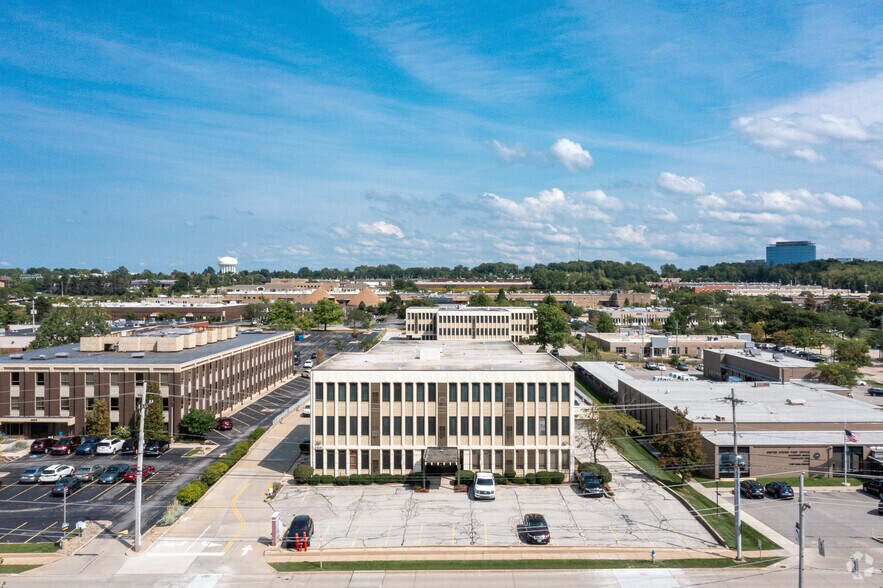 More Photos Of 3681 S Green Rd, Beachwood Office For Lease