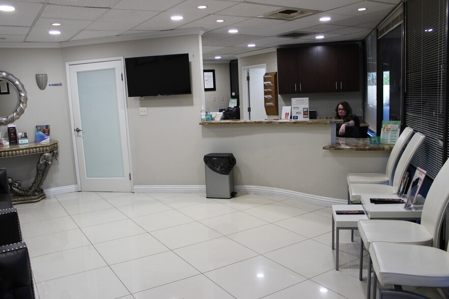 More Photos Of 2020 21st St, Bakersfield Medical For Lease