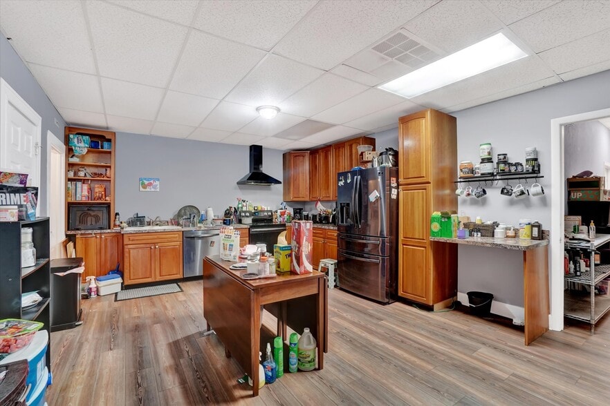 More Photos Of 1638 E Market St, York Flex For Sale