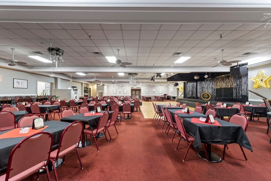More Photos Of 4725 Vincennes Blvd, Cape Coral Restaurant For Sale