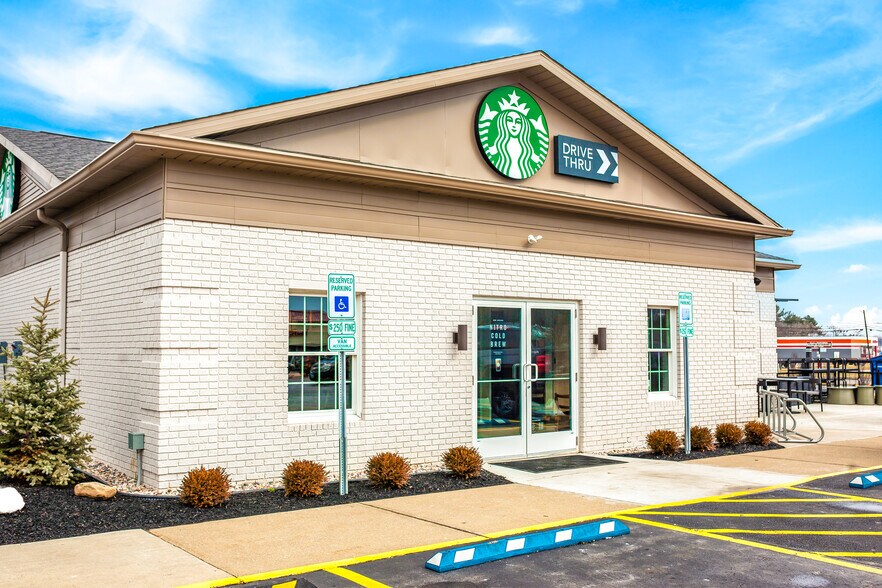 Primary Photo Of 832 W Maple St, Hartville Restaurant For Sale