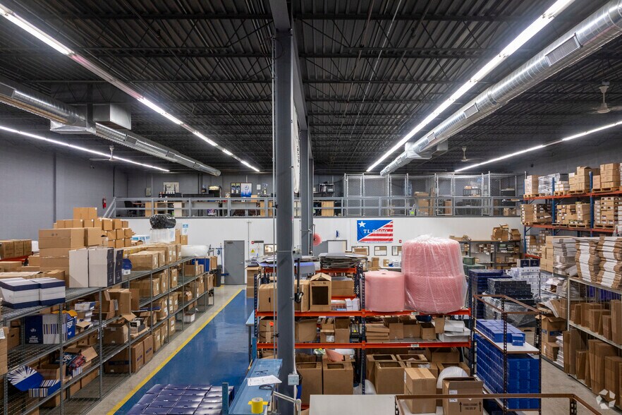 More Photos Of 3501 Woodhead Dr, Northbrook Warehouse For Lease